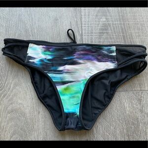 Lululemon Surf to Sand Hipster in Pigment Wind Dragonfly Multi Size 6